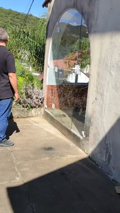 Vidro em arco sob medida